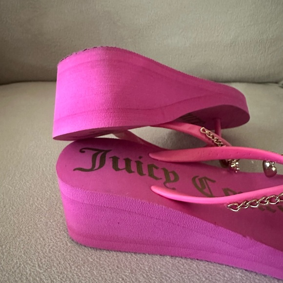 EUC - Juicy Couture “Sabrena Pink” Charm Wedge Sandals - Size 2 - Picture 6 of 7